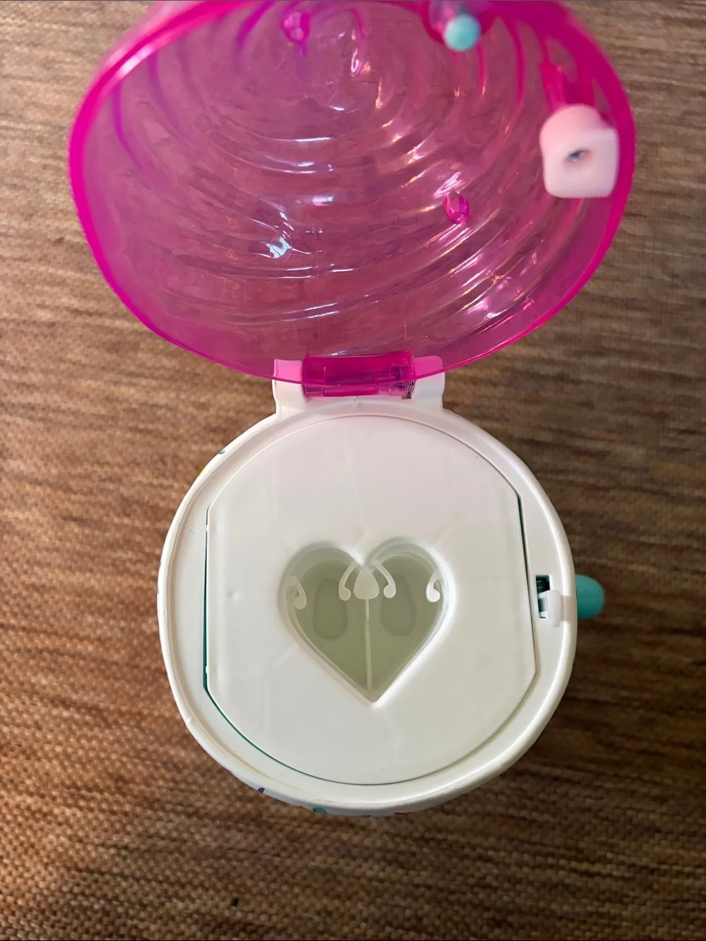 Barbie Pop & Reveal, Rise & Surprise play container, Tumbler Storage Case